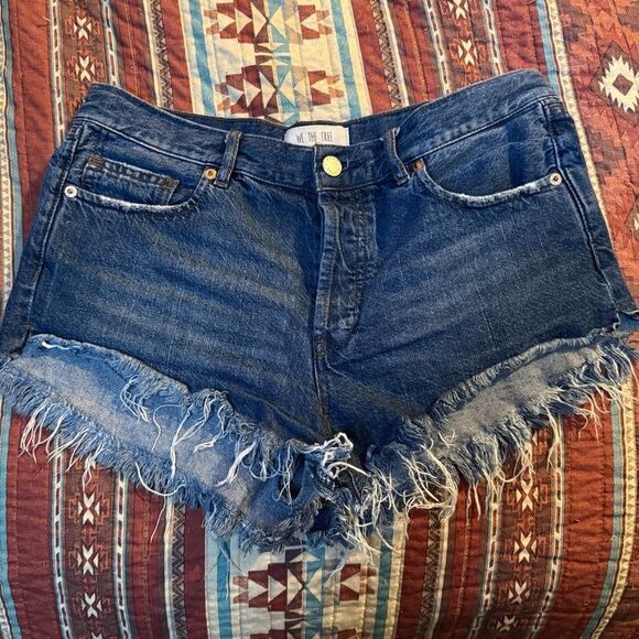 We the Free High rise denim shorts size 28 - Picture 3 of 6
